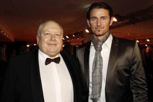 Sportgala, Ball des Sports 2011, Kurt Gaugler ( Geschäftsführendes Vorstandsmitglied Bundesliga-Stiftung ) mit Torwart Heinz Mueller (FSV Mainz 05) xHochxZweix o0 Funktionär