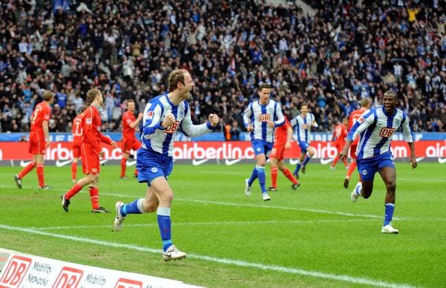 Hertha BSC Berlin - 1. FC Union Berlin, Roman Hubnik (l., Hertha BSC) bejubelt das Tor zum 1:0, rechts Adrian Ramos (Hertha BSC) o0 Jubel, Freude