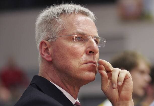 Gießen 46ers vs. EWE Baskets Oldenburg --- Assistenz-Trainer Ralph Held (Oldenburg) o0 Co