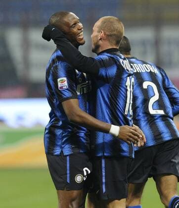 Serie A - Inter Mailand (blau) vs. AS Roma (weiß) - Wesley Sneijder (R), Samuel Eto o  o0 Jubel, Freude,