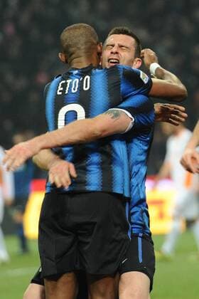 Serie A - Inter Mailand (blau) vs. AS Roma (weiß) - Thiago Motta (R), Samuel Eto o 