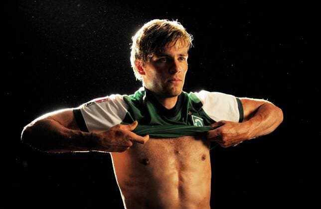 Dienstag 26.05.2009, 1. Bundesliga Saison 09 10, Making of - Dreharbeiten zum neuen Nike-Werbespot mit dem SV Werder Bremen, Clemens Fritz (Werder) DeFodi018 o0 Licht und Schatten Lichtverhältnisse