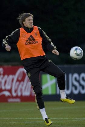 Kevin GROSSKREUTZ, (GER), Einzelaktion mit Ball --- Training der deutschen Nationalmannschaft in der Sportschule Kaiserau