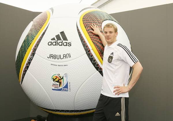 Montag 31.05.2010, Die Deutsche Nationalmannschaft im Trainingslager in Eppan in Südtirol zur Vorbereitung fuer die WM2010. Torwart Manuel Neuer (GER) DeFodi018