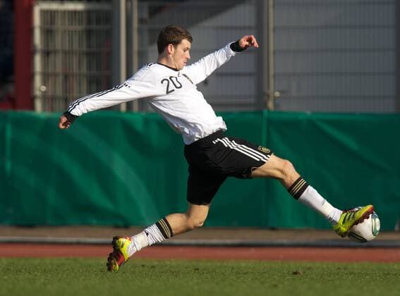 Fussball Oberhausen 09.02.2011 U20 Laenderspiel Deutschland (GER) - Italien (ITA) 3:1 Pascal Groß Gross (Deutschland, No.20)