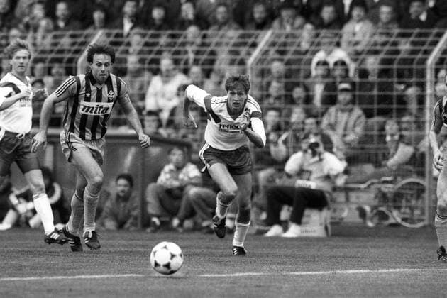 Reiner Wirsching (1. FC Nürnberg, re.) Aktion, krux