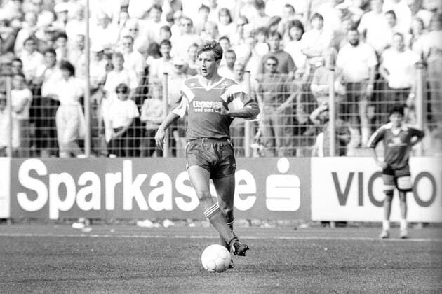 Reiner Wirsching (1. FC Nürnberg) vor Sparkasse Werbebande Einzelbild, Aktion, Werbebande, Bande, Werbung Sponsor, Werbepartner, Wirtschaft