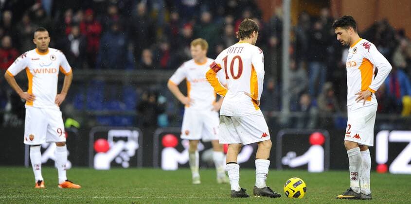 CFC Genoa FC Genua 1893 (blau) vs. AS Rom (weiß) --- Enttäuschung Francesco Totti (10), Marco Borriello (re.) 