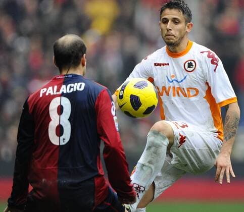 CFC Genoa FC Genua 1893 (blau) vs. AS Rom (weiß) --- Leandro Greco (re.), Rodrigo Palacio 