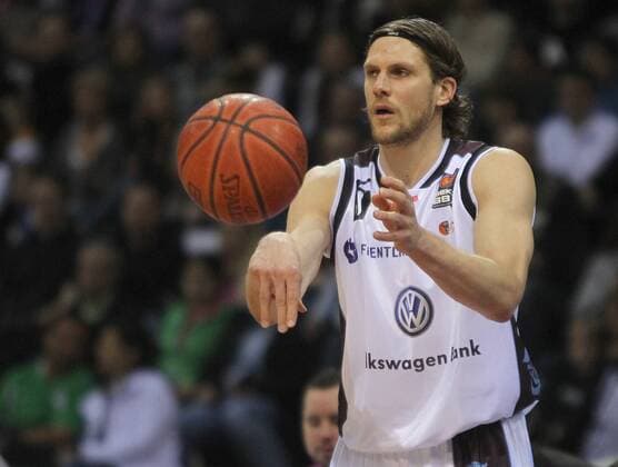 BEKO Basketball Bundesliga Herren Saison 2010-2011 New Yorker Phantoms Braunschweig 67 vs 68 Deutsche Bank Skyliners Frankfurt 20.02.2011 Volkswagenhalle Braunschweig Nils Mittmann (NYP Braunschweig)