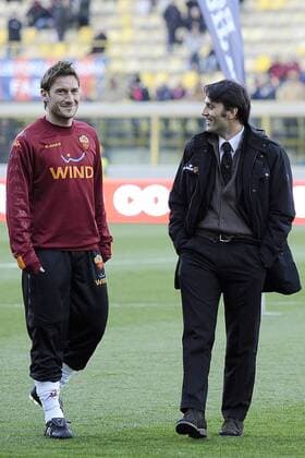 Francesco Totti (L) und Trainer Vincenzo Montella (beide Rom) - Serie A - FC Bologna - AS Rom 0:1 - Insidefoto