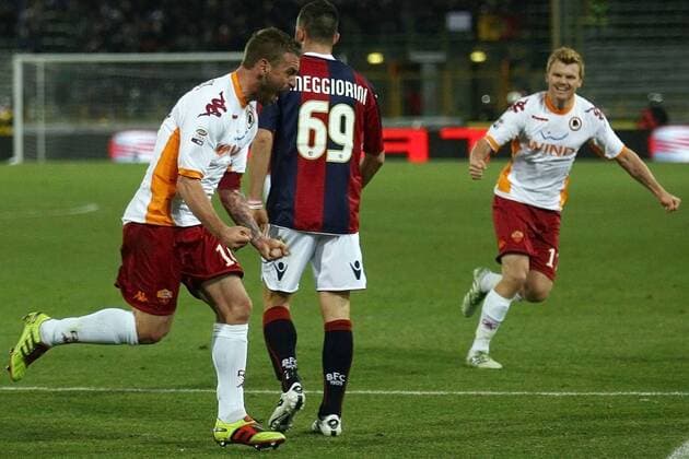 Serie A - FC Bologna (rot) - AS Rom (weiss) - Torjubel Daniele De Rossi (L) - 