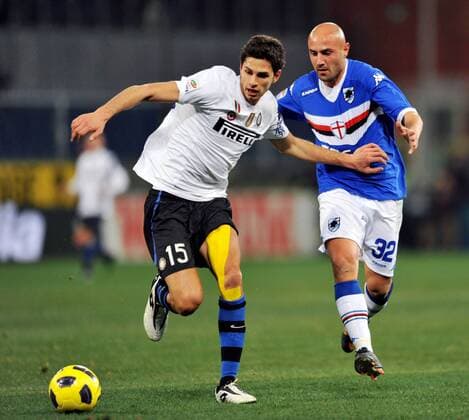 Sampdoria Genua (blau) vs. Inter Mailand (weiß) - Andrea Ranocchia (L), Massimo Maccarone pegasoxinside