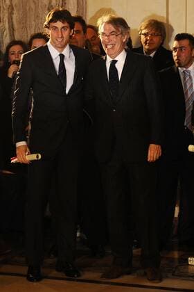 Ehrung Ambrogino d Oro - Inter Mailand --- V.re. Präsident Massimo Moratti-Diego Milito  o0 Funktionär