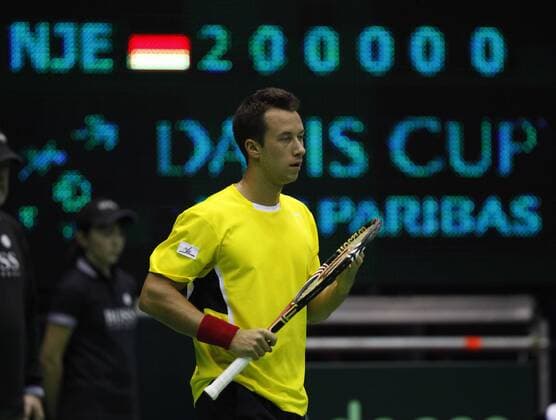 Davis Cup Kroatien - Deutschland in der Dom Sportova Halle in Zagreb,Kroatien, Herren, Tennis Turnier, Philipp Kohlschreiber (GER) vor dem Davis Cup Schriftzug, Anzeigetafel,Symbol
