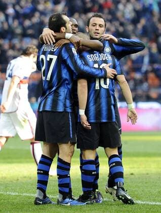 06.03.2011, Mailand - Serie A 2010 2011 - Inter Mailand (blau) vs FC Genua CFC 1893 (weiß) 5:2 --- Jubel Inter, v.li.: Goran Pandev, Samuel Eto o, Wesley Sneijder und Giampaolo Pazzini  o0 Freude