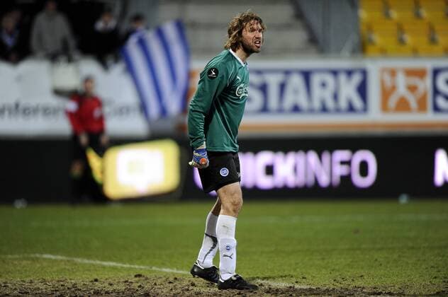 Superliga in Dänemark - AC Horsens (gelb) - Odense BK (blau) 2:1 - Keeper Stefan Wessels, OB Odense - 