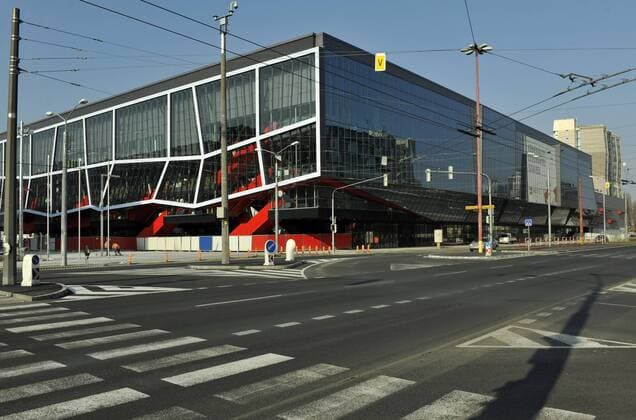 Ondrej Nepela Arena stadium in Bratislava, Slovakia is under reconstruction for the ice hockey 2011 IIHF World Championship in April and May. Stadium is pictured on March 9, 2011. (CTKxPhoto JanxKoller)  CTKPhoto40201103090387501 o0 Bau, Baustelle, Neubau, Stadionneubau, Umgebung, Umfeld