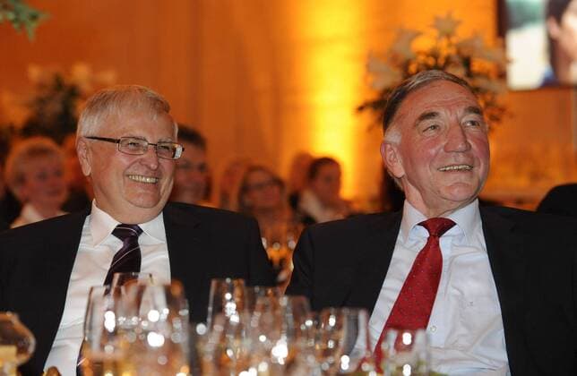 Theo Zwanziger (DFB Präsident) (li.) und Trainer Bernd Schröder, 40 Jahre FFC Turbine Potsdam, Feierlichkeiten in Luckenwalde, 04.03.2010, o0 Funktionär