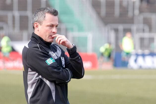 Fußball, Trainerhistorie FC 08 Homburg von 1957 bis heute In der Regionalliga West, tritt am Samstag (12.03.2011) der FC 08 Homburg gegen Borussia Mönchengladbach II an. Im Bild: Christian Hock (Chef-Trainer des FC 08 Homburg).