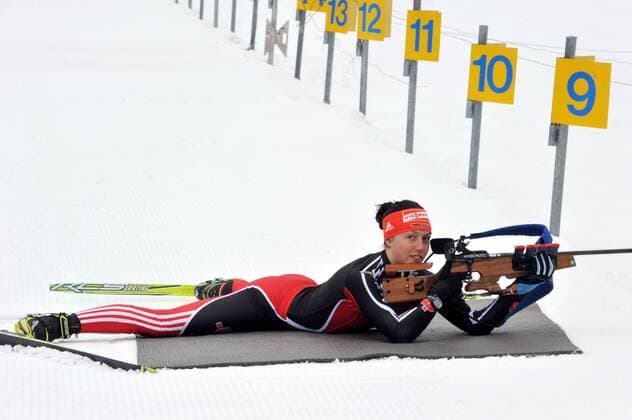 Ja zu Olympia 2018 Biathletin Laura Dahlmeier, 17 Jahre in Kaltenbrunn bei Garmisch Partenkirchen, Bayern, Training 28.02.2011
