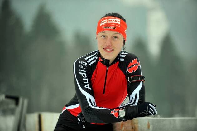 Ja zu Olympia 2018 Biathletin Laura Dahlmeier, 17 Jahre in Kaltenbrunn bei Garmisch Partenkirchen, Bayern, Training 28.02.2011