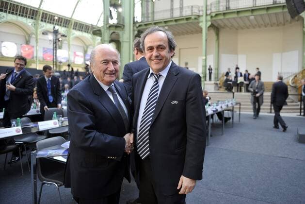 35. UEFA Kongress in Paris --- UEFA Präsident Michel PLATINI (Frankreich, re.) - FIFA Präsident Joseph S. BLATTER (Schweiz) -  AnthonyBibardFEP o0 Harmonie