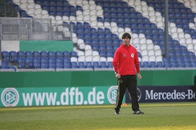 Trainingslager DFB Nationalmannschaft Deutschland in Wiesbaden Bundestrainer Joachim Löw o0 Nationaltrainer, Trainer