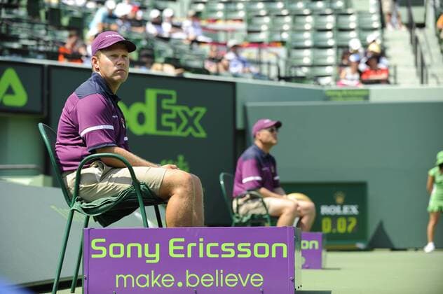 Mar. 25, 2011 - Miami, Florida, U.S - Linesmen at the Tennis 2011 - Sony Ericsson Open - ZUMAsd3 o0 Sponsor, Werbepartner, Werbung, Wirtschaft Schriftzug Sony Ericsson