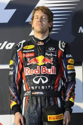 Sebastian VETTEL (GER) - Sieger des GP von Australien 2011 Formel 1: GP von Australien, Melbourne. o0 Sieg, Sieger Hymne, Nationalhymne Siegerehrung