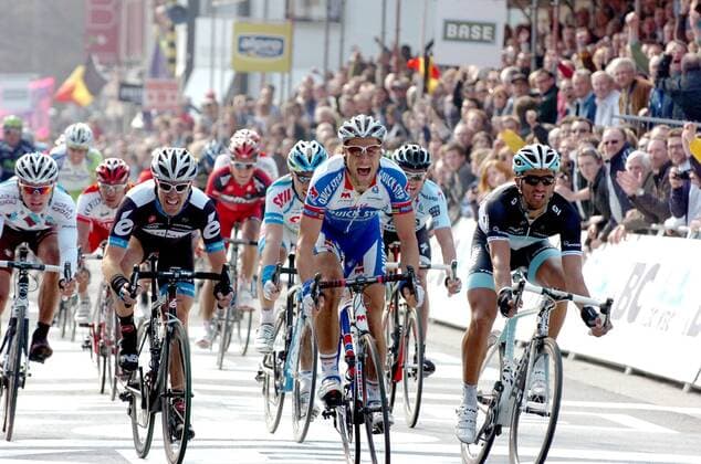 Gent - Wevelgem 2011; Tom Boonen (BEL Quick Step, Mitte), Sieger von Gent-Wevelgem vor Daniele Bennati (ITA Leopard - Trek, re.), Tyler Farrar (USA Garmin Cervelo, 2.v.li.) -  o0 Sprint Zielsprint Massensprint Zielankunft Sieg, Sieger