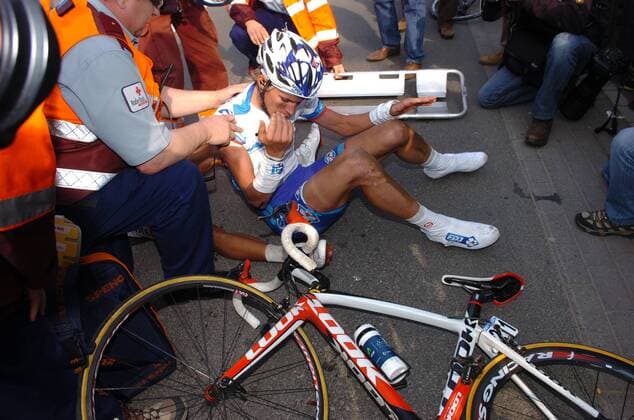 Gent - Wevelgem 2011; Yoann Offredo (FRA Francaise des Jeux)  o0 Sturz Verletzung Schmerz