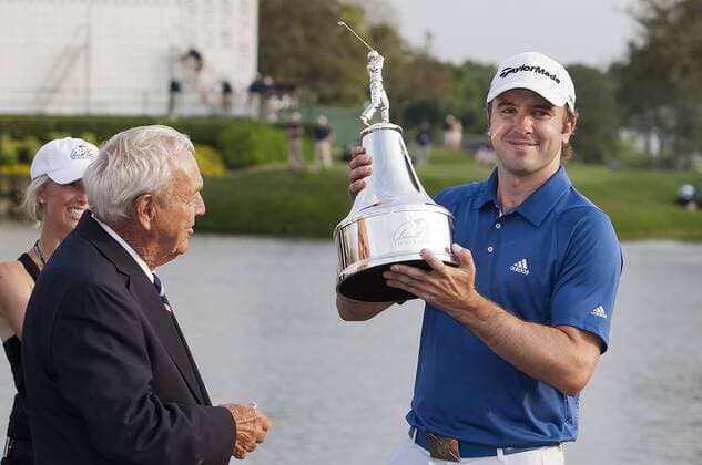 March 27, 2011: Mr. Arnold Palmer (USA, L) presents Martin Laird (SCO) the winners trophy after winning the 2011 Arnold Palmer Invitational held at Arnold Palmers Bay Hill Club & Lodge in Orlando, FL - ZUMAcg2 o0 Jubel Freude Objekte Pokal Trophäe Siege Sieg Siegerehrung