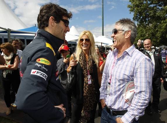 Motorsports: FIA Formula One World Championship 2011, Grand Prix of Australia, LtR 02 Mark Webber (AUS, Red Bull Racing), Mick Doohan (Australien) xHOCHxZWEIx