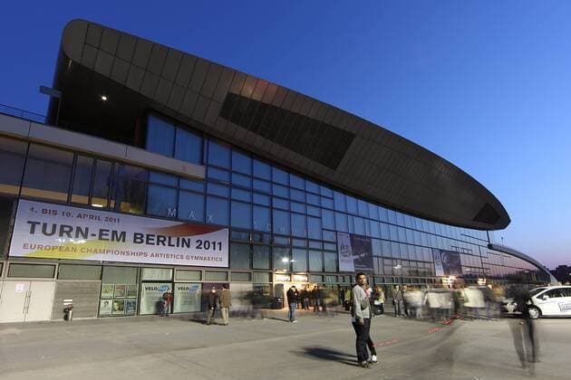 Berlin, 29.03.2011, Aussenansicht der Max Schmeling Halle in Berlin. Austragungsort der Turn EM Berlin 2011 und Heimspielstätte der Füchse Berlin o0 Kunstturnen Vorschau Wettkampfstätte Austragungsort