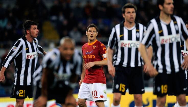AS Rom (rot) - Juventus Turin (schwarz weiß Juve), Francesco Totti 