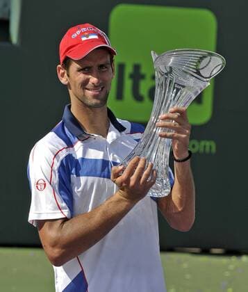 Novak Djokovic (SRB) - Sony Ericsson Open - ZUMAcn2 o0 Pokal Trophäe Objekte Sieg Jubel, Freude Siegerehrung