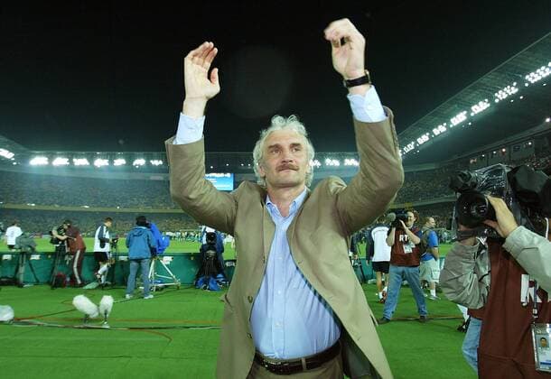 FUSSBALL Weltmeisterschaft Japan Südkorea 2002 Finale 30.06.2002 Deutschland - Brasilien 0-2 Trainer Rudi VÖLLER (Deutschland) bedankt sich bei den Fans 
