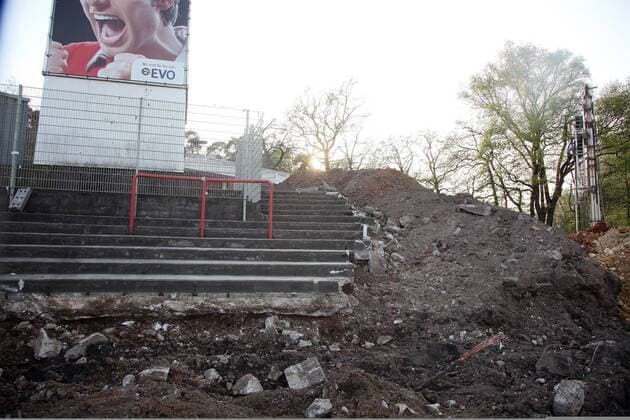 Stadion am Bieberer Berg von Kickers Offenbach - Abriss der alten Haupttribüne o0 Umbau Stadionumbau Renovierung Stadionrenovierung Sanierung Stadionsanierung Tribüne