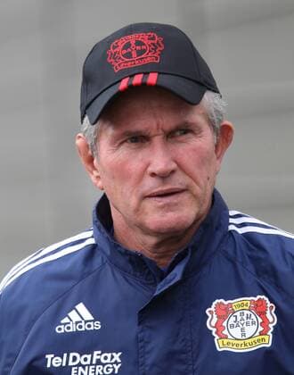 Bayer 04 Leverkusen Training Fußball 1. Bundesliga Saison 2010 2011: Trainer Jupp Heynckes (Bayer Leverkusen)