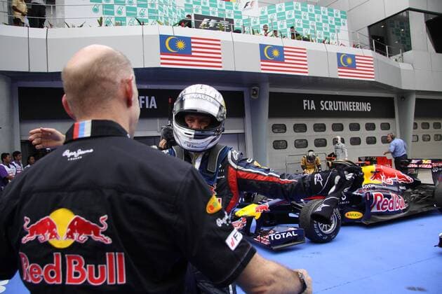 formula 1 GP, Malaysia, Sepang, 10.04.11, Chefdesigner Adrian Newey (L), Sebastian Vettel, Red Bull Racing, Sieger, o0 Jubel Freude