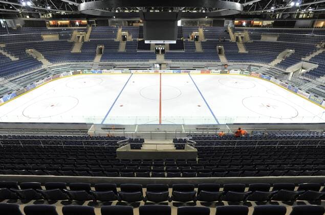 Ice hockey rink in Ondrej Nepela Arena in Bratislava, Slovakia on Apr. 8, 2011. Ondrej Nepela Arena will host ice hockey World Championship Slovakia 2011. (CTKxPhoto JanxKoller)  CTKPhoto201104080998001 o0 Austragungsort Eishalle Eishockeyhalle Eissporthalle totale