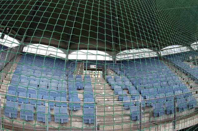 GRAZ,AUSTRIA,12.APR.11 - FUSSBALL - SK Sturm Graz, Installation: Sicherheitsnetz in der UPC Arena. Bild zeigt das Netz.  o0 Stadionsicherheit Security Fangnetz