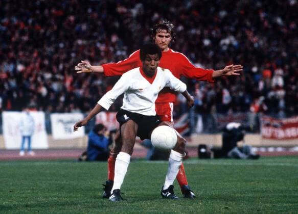 Großbritannien, Black History Month im Oktober - Sport Howard Gayle (Liverpool) Bayern Munich v Liverpool. European Cup semi final 2nd leg. 22 4 81. 
