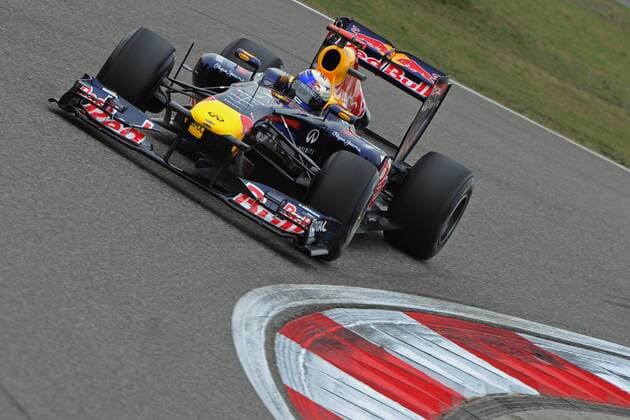 Formel 1 : Grand Prix China - Training - SEBASTIAN VETTEL (GER) - RED BULL - xGillesLeventx  o0 curb