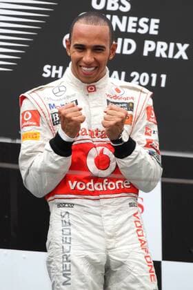 Motorsports: FIA Formula One World Championship 2011, Grand Prix of China, Lewis Hamilton (GBR, McLaren Mercedes) - Sieger des GP von Shanghai 2011, xHOCHxZWEIx o0 Jubel, Freude Sieg, Sieger Siegerehrung