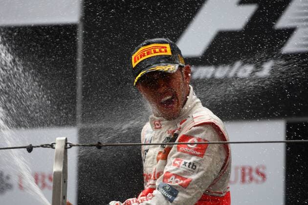 17.04.2011, Lewis Hamilton (GBR), McLaren Mercedes, MP4-26 race winner Chinese Grand Prix, Shanghai, Round 3, 17 Aprile 2011 - o0 Jubel, Freude Sieg, Sieger Siegerehrung Sekt, Sektdusche, Champagner, Champagnerdusche