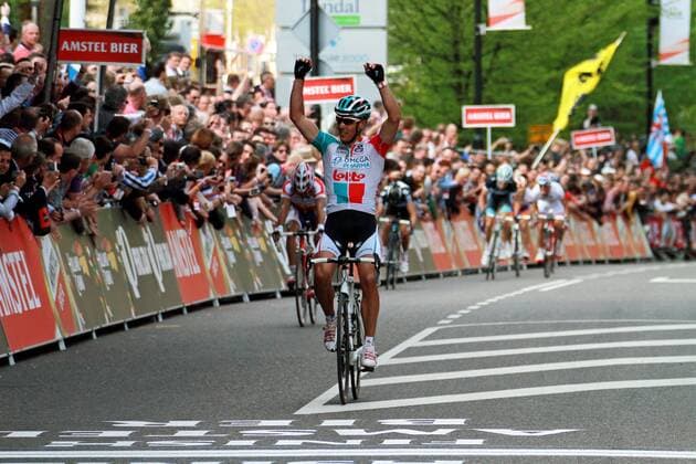 Philippe Gilbert ( BEL Omega Pharma - Lotto ) gewinnt das Amstel Gold Race 2011 überquert die Ziellinie als Erster auf dem Cauberg und wiederholt seinern Vorjahressieg Amstel Gold Race 2011 o0 Sieg, Sieger Jubel, Freude Ziel
