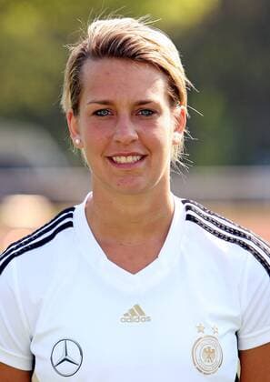 18.04.2011 Fussball, DFB Damen-Nationalmannschaft Deutschland, Fototermin in Köln, Lena Gößling