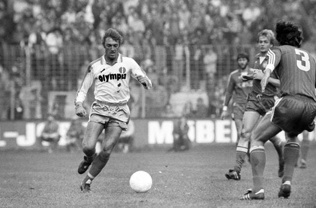 Uwe Bracht (SV Werder Bremen, li.) Aktion
